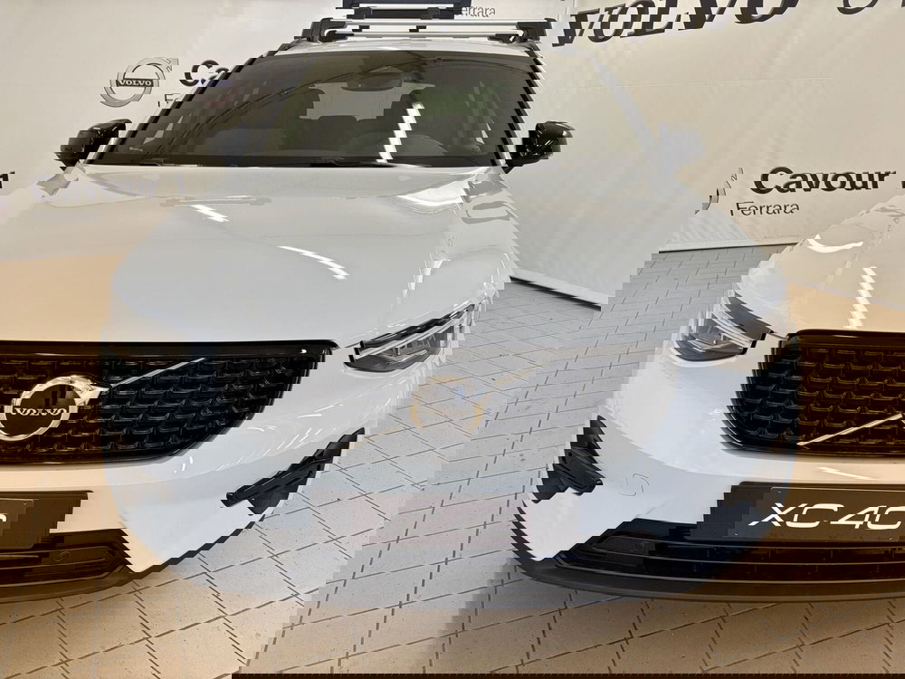 Volvo XC40 nuova a Ferrara (2)