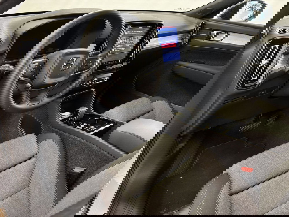 Volvo XC40 nuova a Ferrara (4)