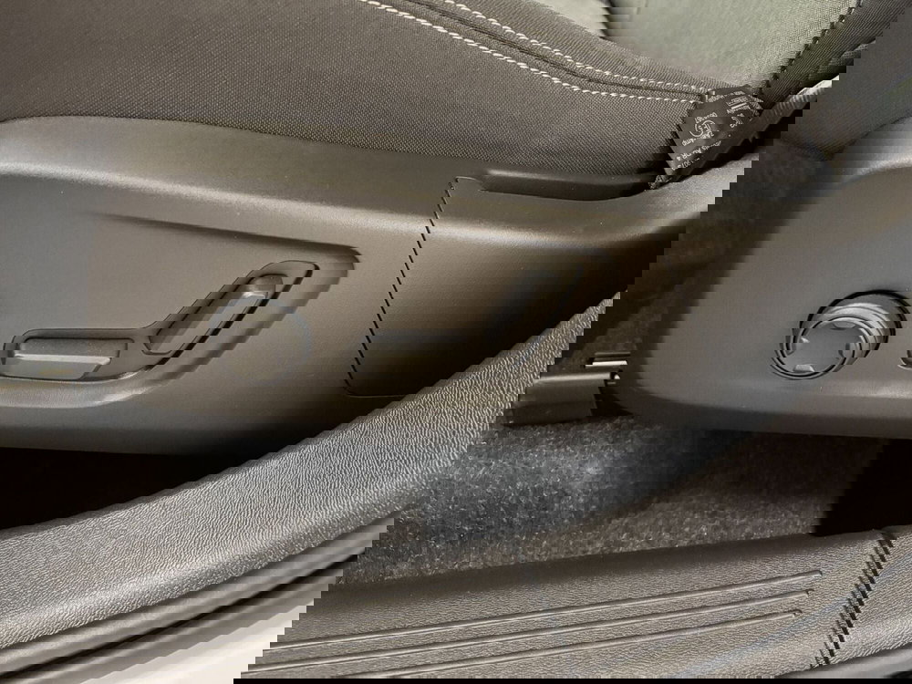 Volvo XC40 nuova a Ferrara (6)