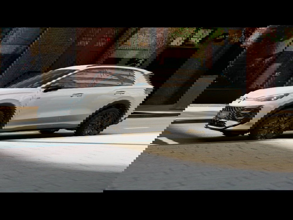 Volkswagen T-Roc nuova a Livorno (2)