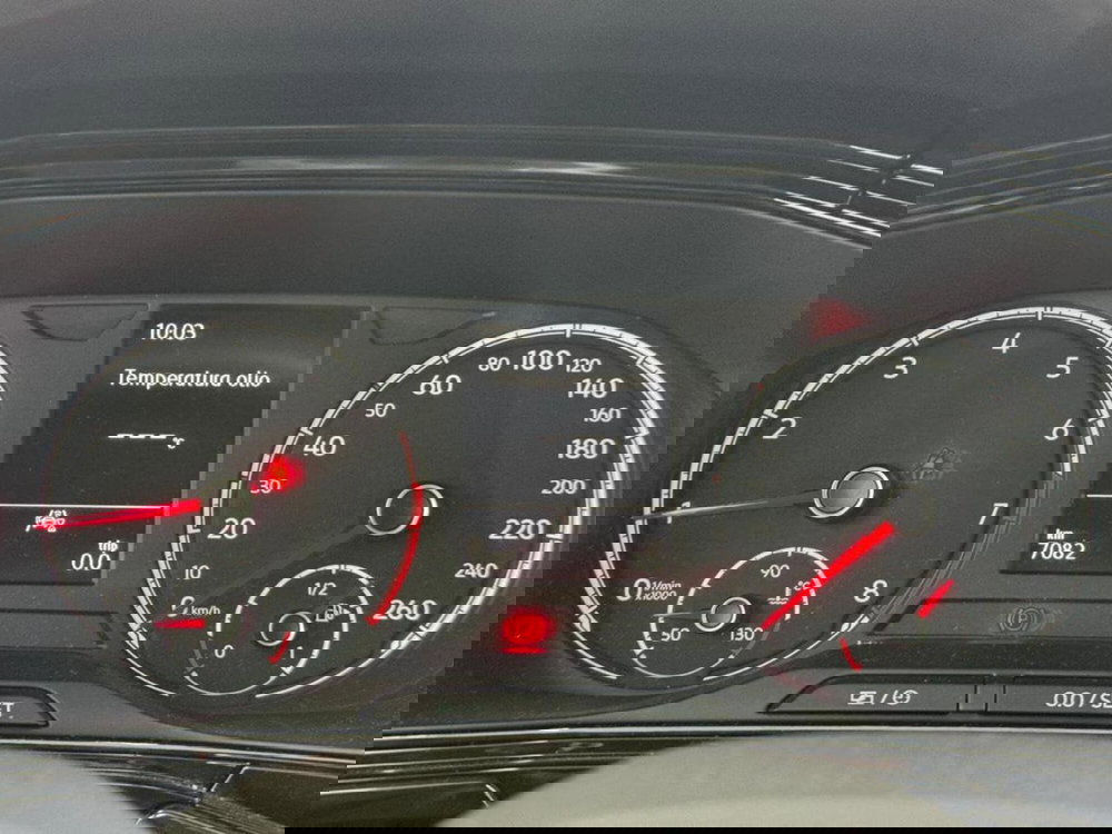 Volkswagen T-Cross usata a Como (12)
