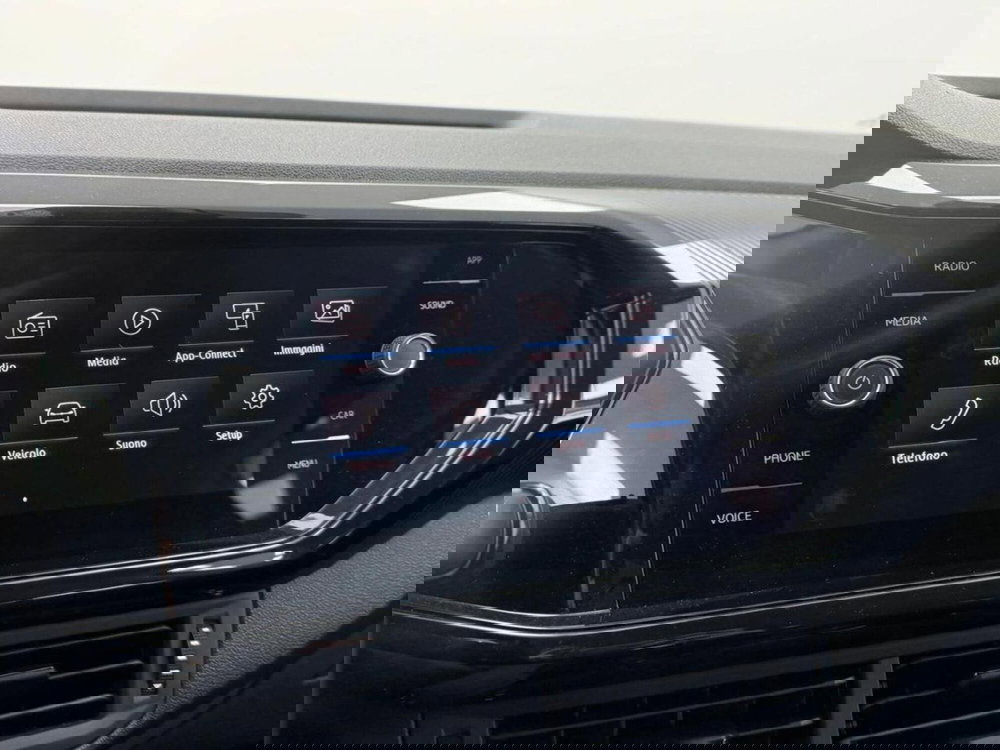 Volkswagen T-Cross usata a Como (16)