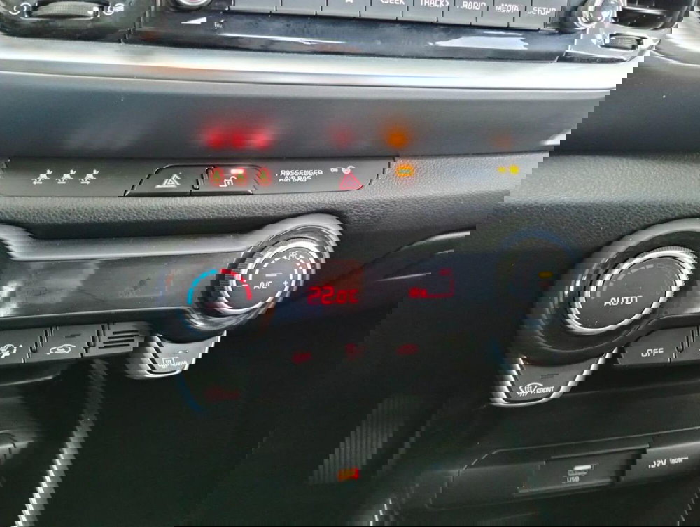 Kia Stonic usata a Como (17)