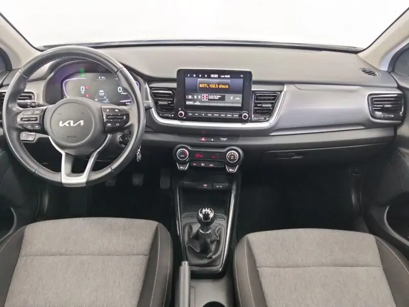Kia Stonic usata a Como (4)