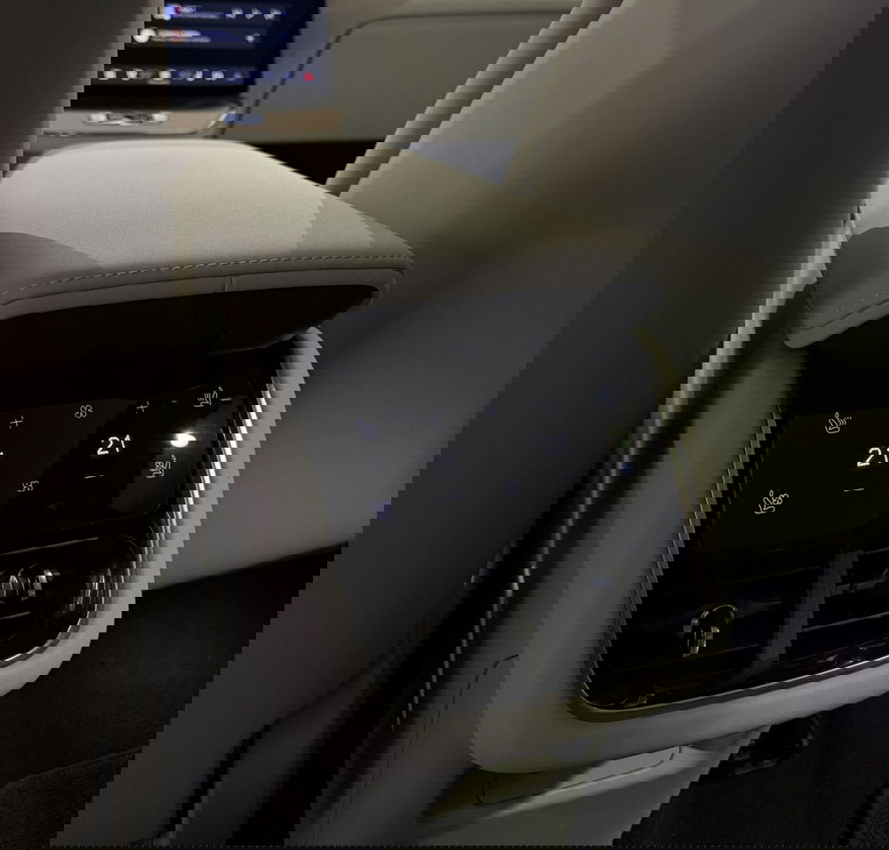 Volvo ES90 nuova a Parma (15)