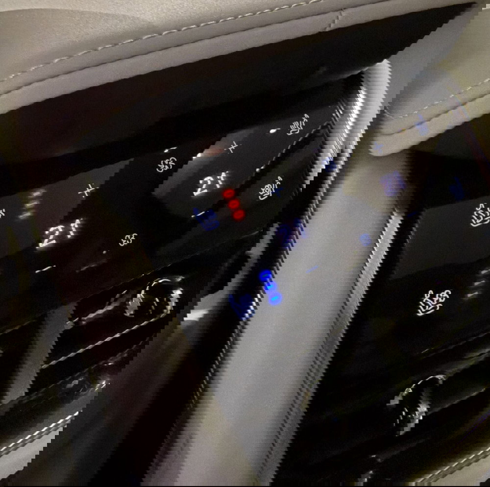 Volvo ES90 nuova a Parma (16)