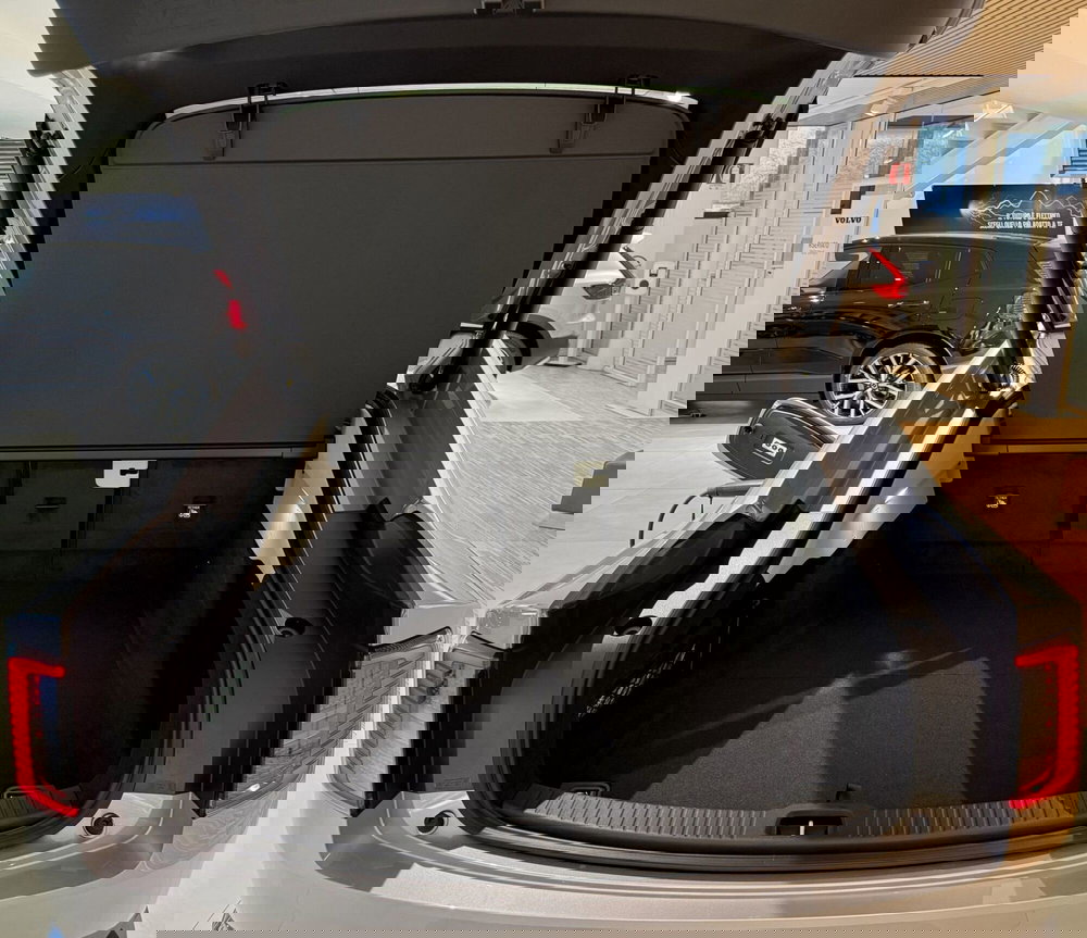 Volvo ES90 nuova a Parma (17)