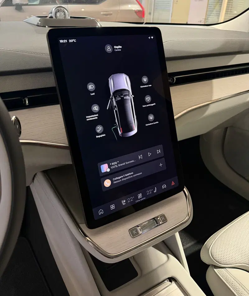 Volvo ES90 nuova a Parma (19)