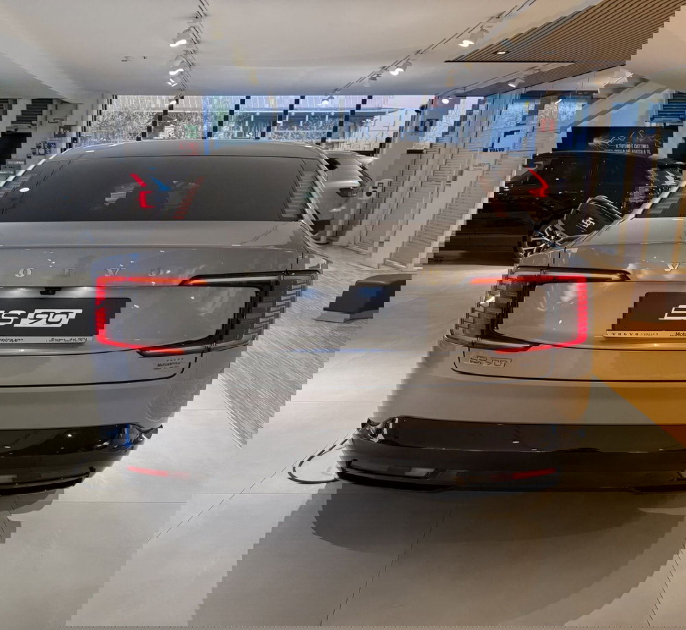 Volvo ES90 nuova a Parma (8)