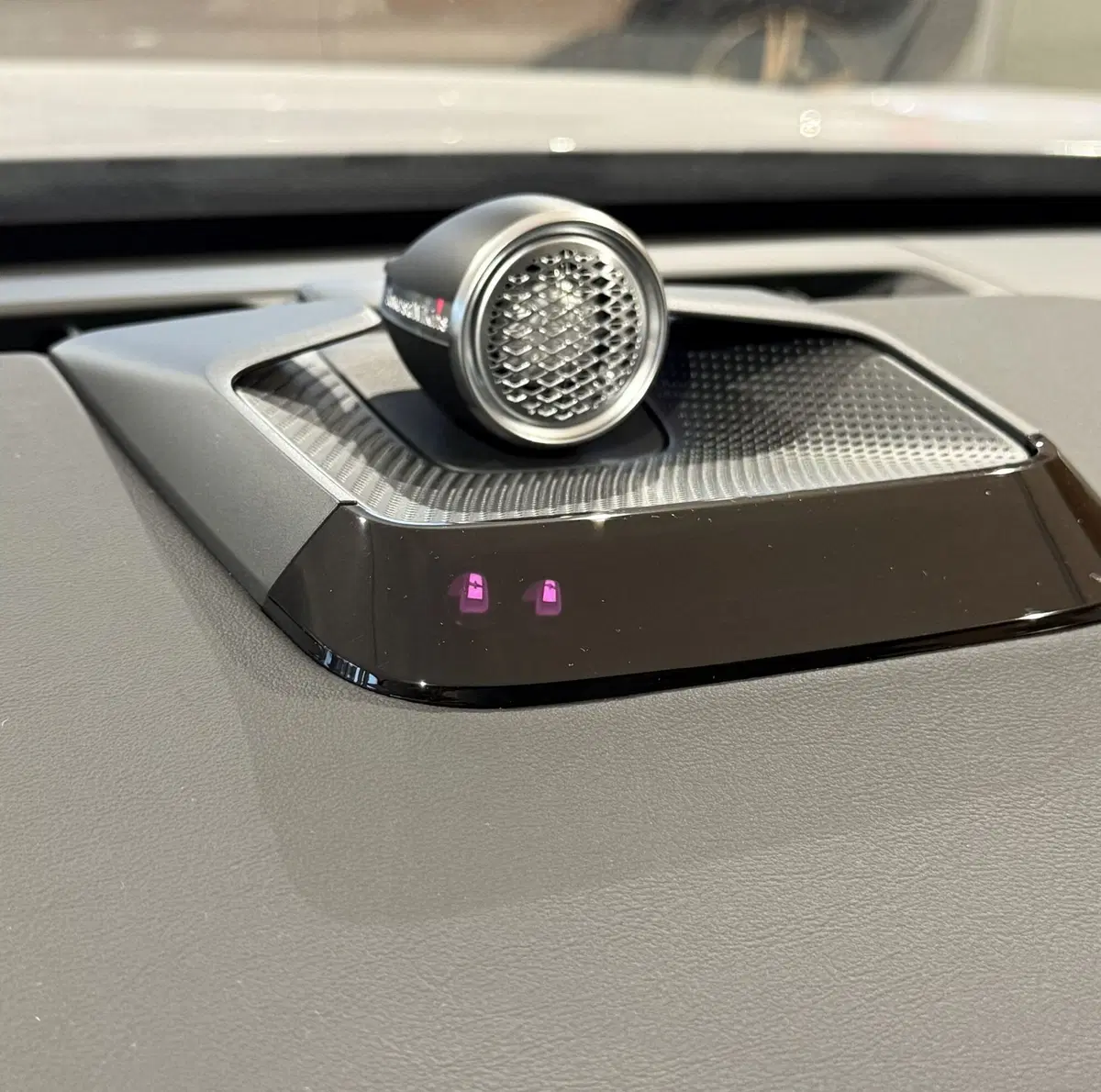 Volvo ES90 nuova a Parma (9)