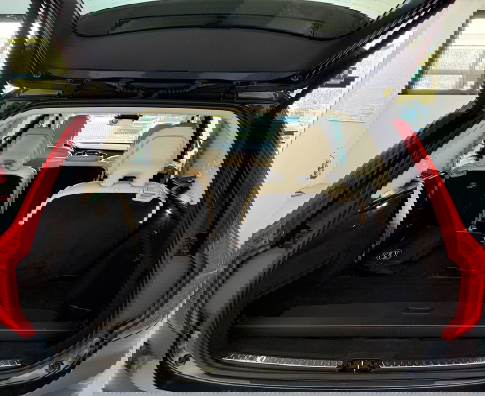 Volvo XC90 usata a Parma (10)