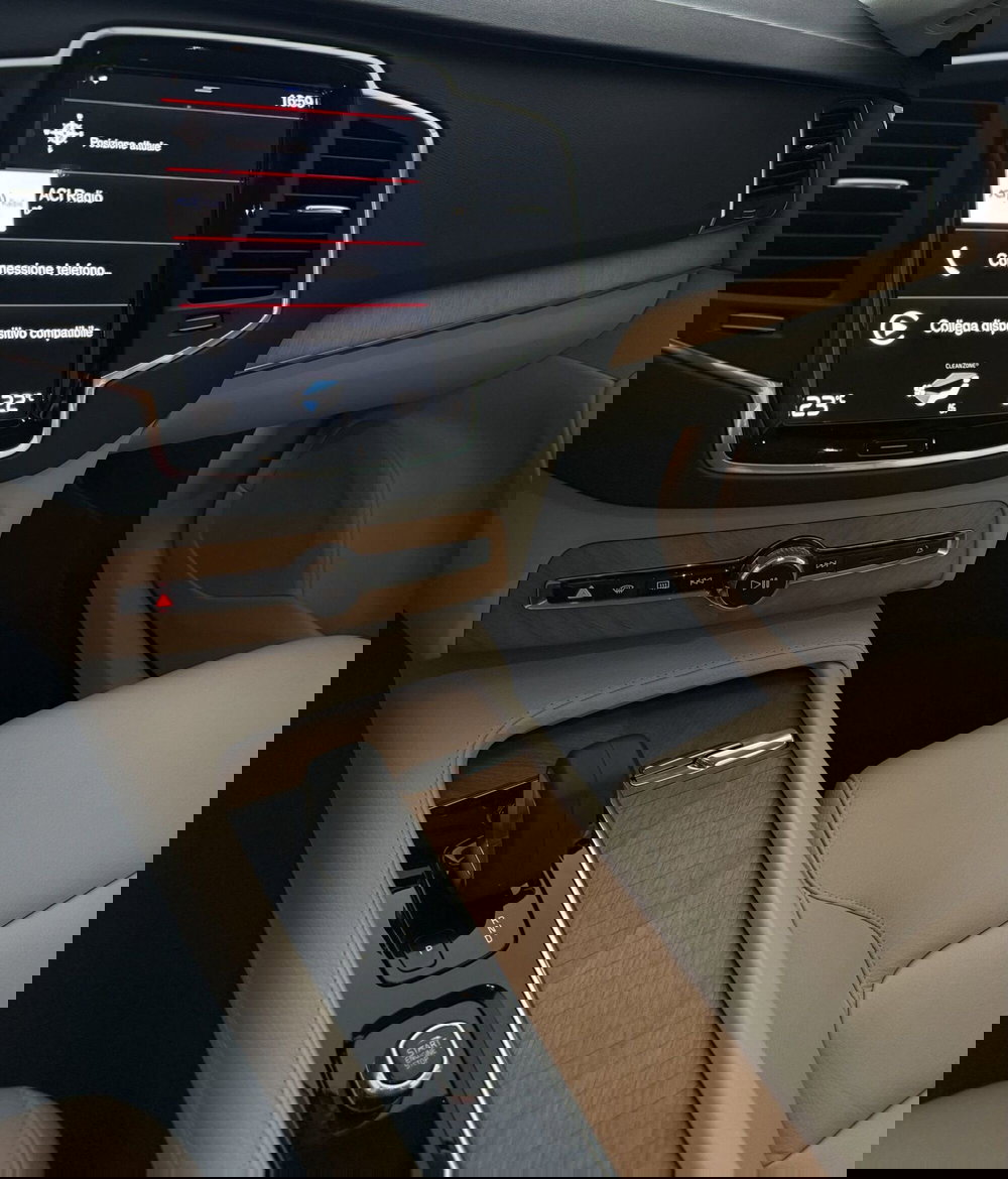 Volvo XC90 usata a Parma (9)