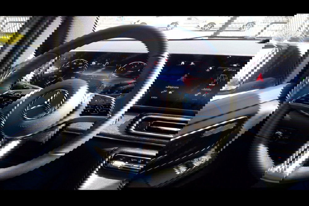 Mercedes-Benz Classe V nuova a Pescara (11)