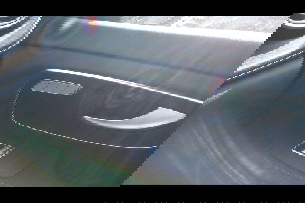 Mercedes-Benz Classe V nuova a Pescara (13)