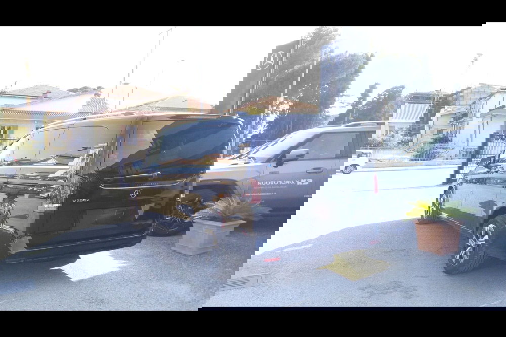 Mercedes-Benz Classe V nuova a Pescara (3)