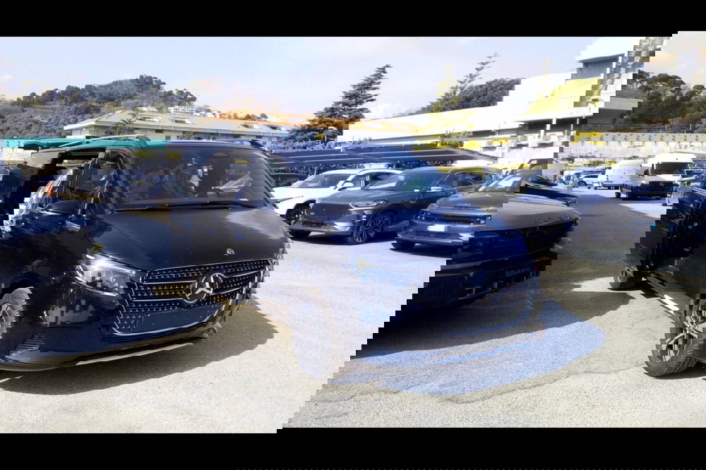 Mercedes-Benz Classe V nuova a Pescara (6)