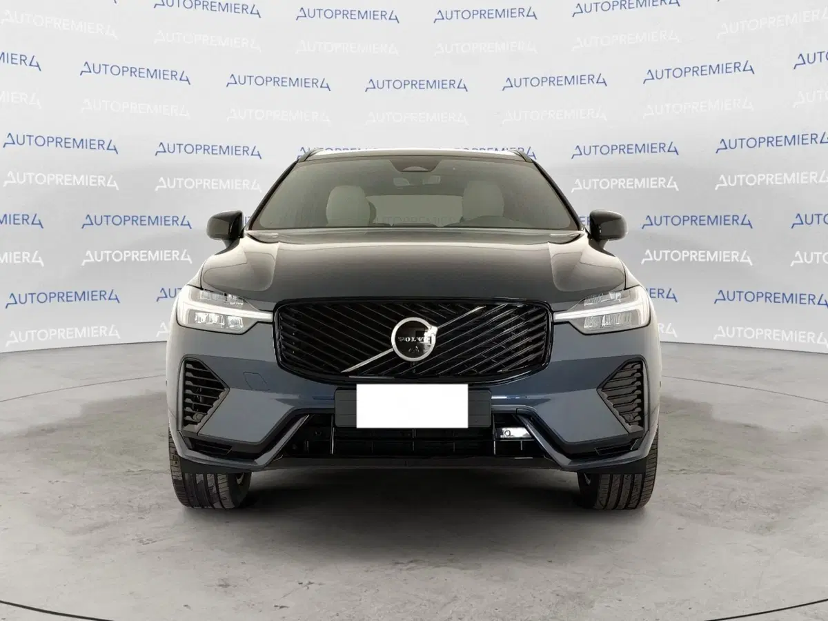 Volvo XC60 nuova a Como (5)