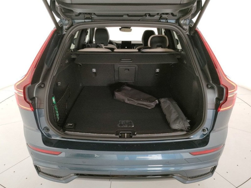 Volvo XC60 nuova a Como (6)