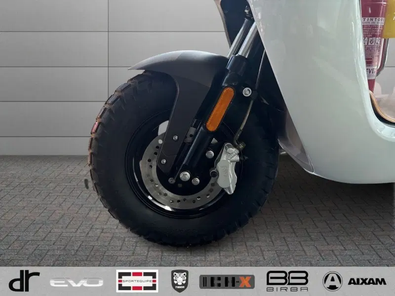 Xev XEV LS nuova a Torino (7)