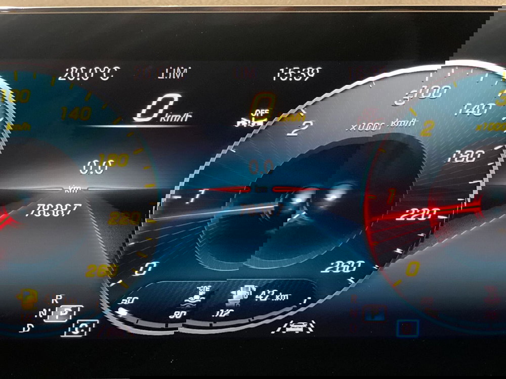 Mercedes-Benz GLA SUV usata a Napoli (10)