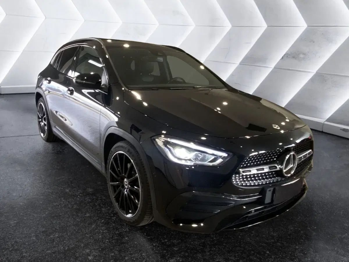Mercedes-Benz GLA SUV usata a Napoli (3)