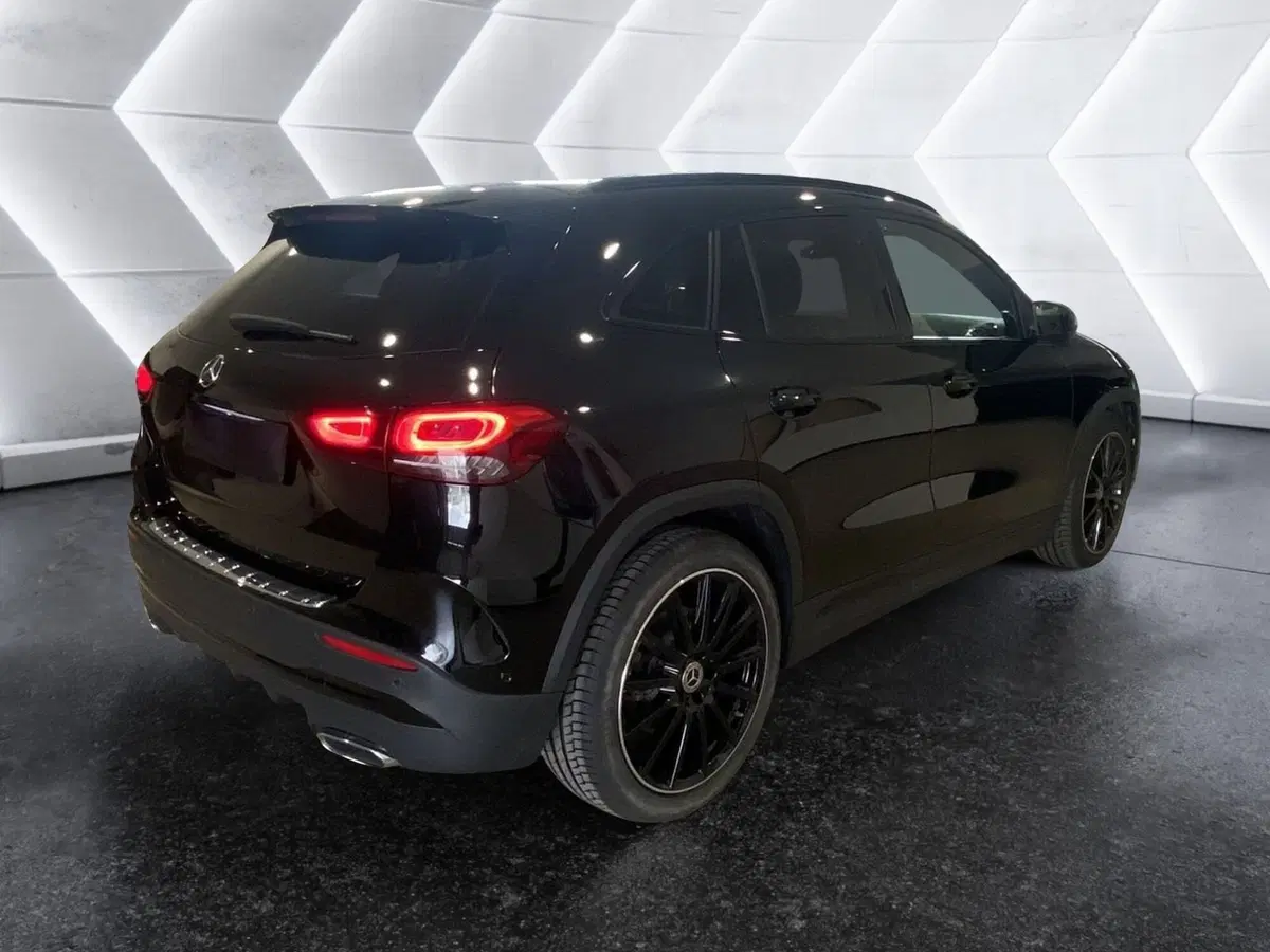 Mercedes-Benz GLA SUV usata a Napoli (6)