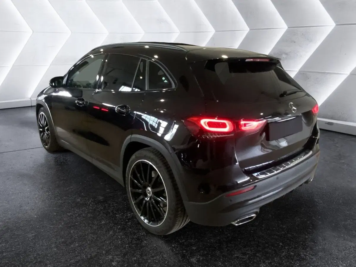 Mercedes-Benz GLA SUV usata a Napoli (8)