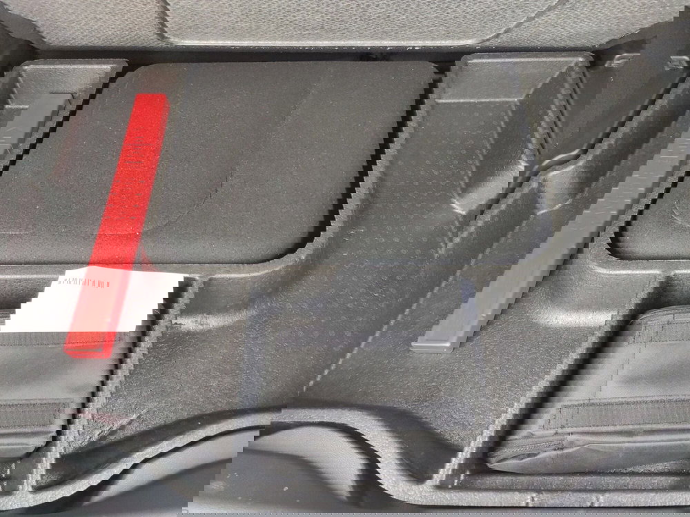 Jeep Avenger usata a Avellino (13)