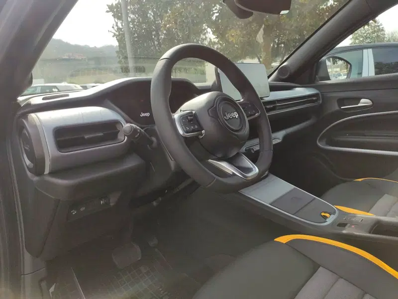 Jeep Avenger usata a Avellino (16)