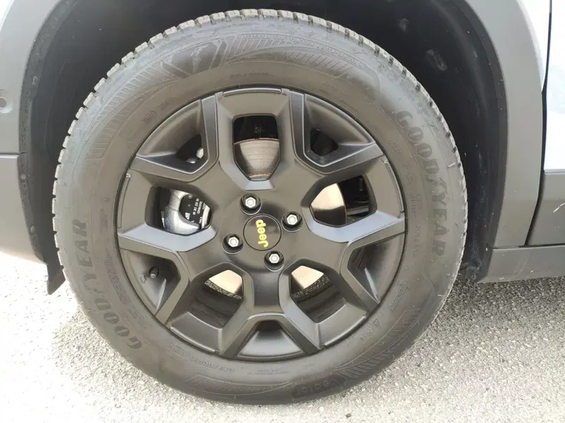 Jeep Avenger usata a Avellino (4)