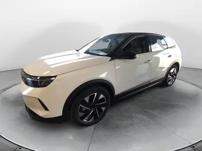 Opel Grandland 1.2 hybrid GS 145cv e-dcs6 nuova a Brindisi