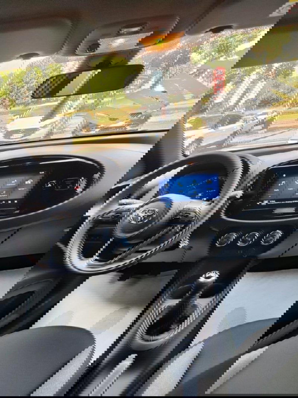 Toyota Aygo X nuova a Perugia (8)