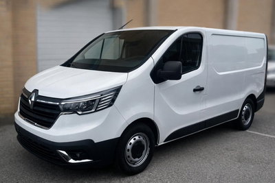 Renault Trafic Furgone van T27 2.0 blue dci 150cv L1H1 d.cab. del 2024 usata a Rimini