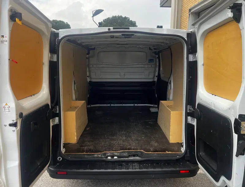 Renault Trafic Furgone usata a Rimini (11)