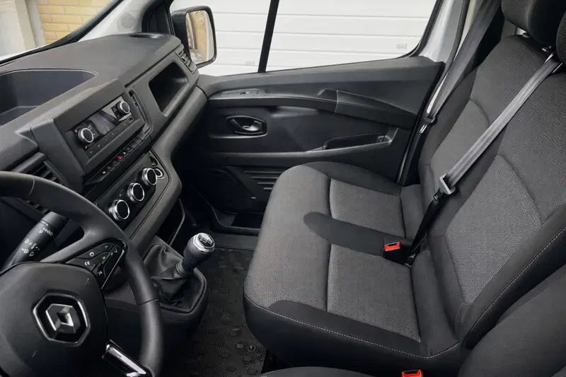 Renault Trafic Furgone usata a Rimini (8)
