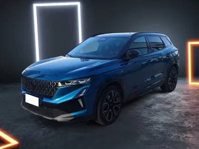Renault Austral 1.2 full hybrid Iconic Esprit Alpine 200cv auto del 2025 usata a Ceccano