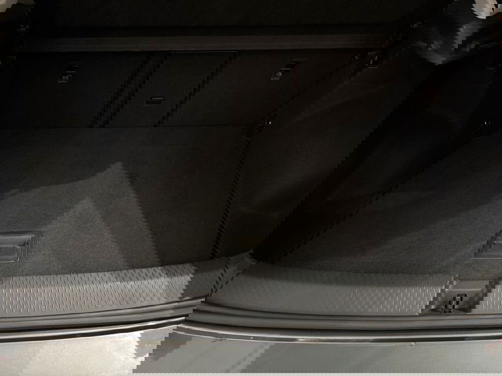 Volkswagen T-Roc usata a Prato (8)