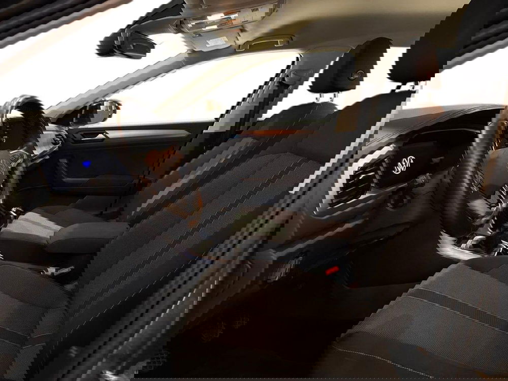 Volkswagen T-Roc usata a Prato (9)