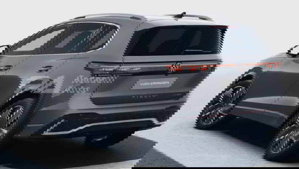 Volkswagen Tiguan nuova a Lecco (3)
