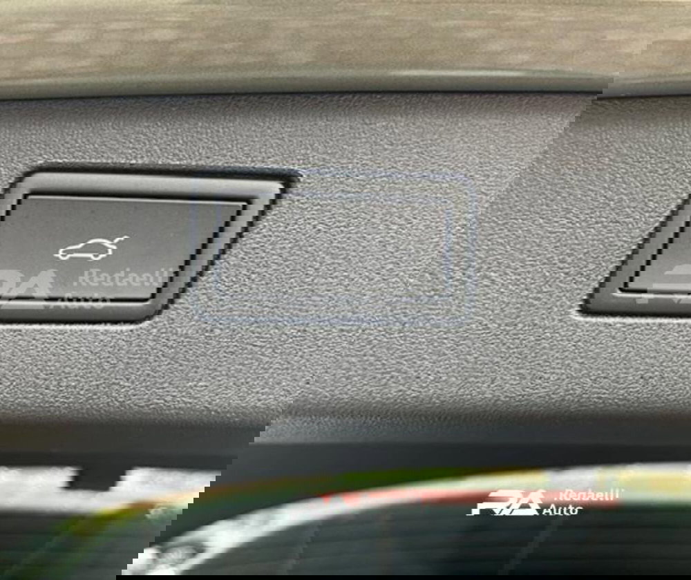 Volkswagen Tiguan nuova a Lecco (10)