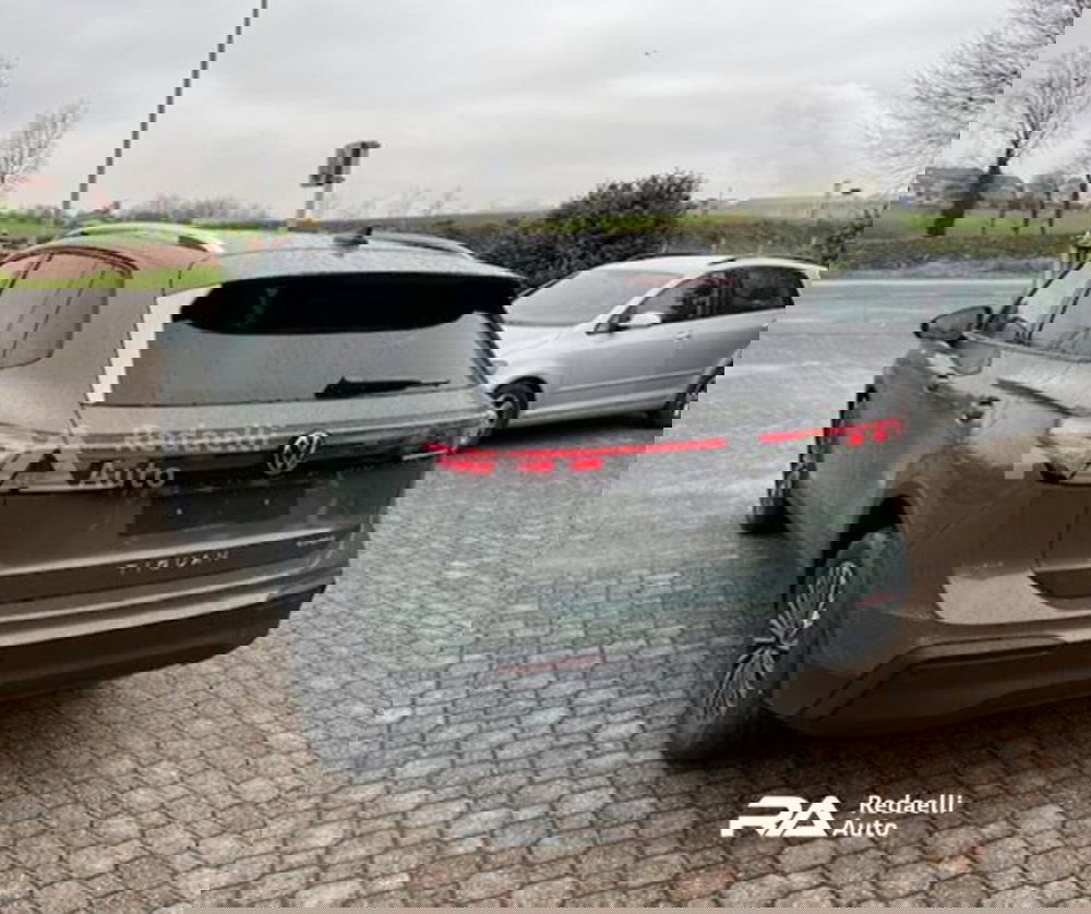 Volkswagen Tiguan nuova a Lecco (5)