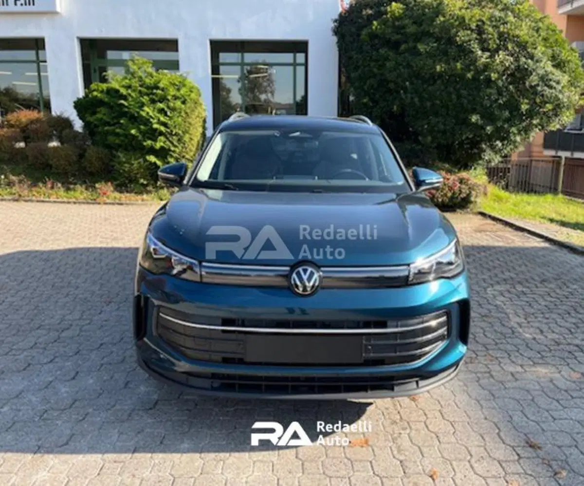 Volkswagen Tiguan nuova a Lecco (2)