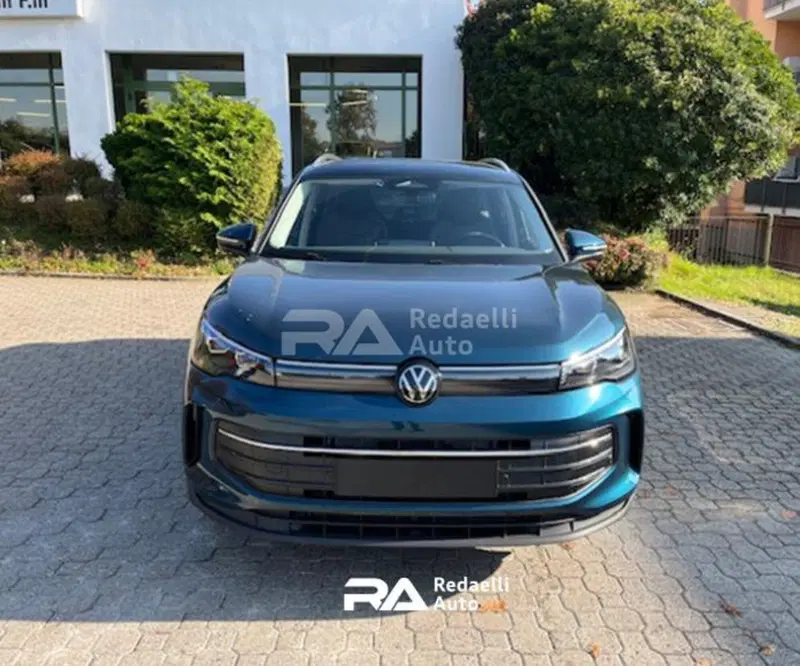 Volkswagen Tiguan nuova a Lecco (2)