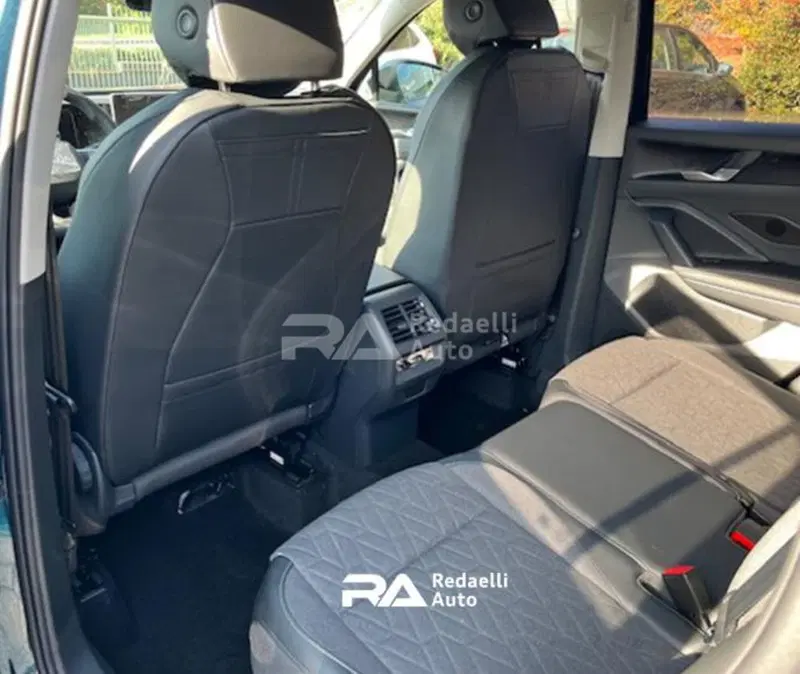 Volkswagen Tiguan nuova a Lecco (6)
