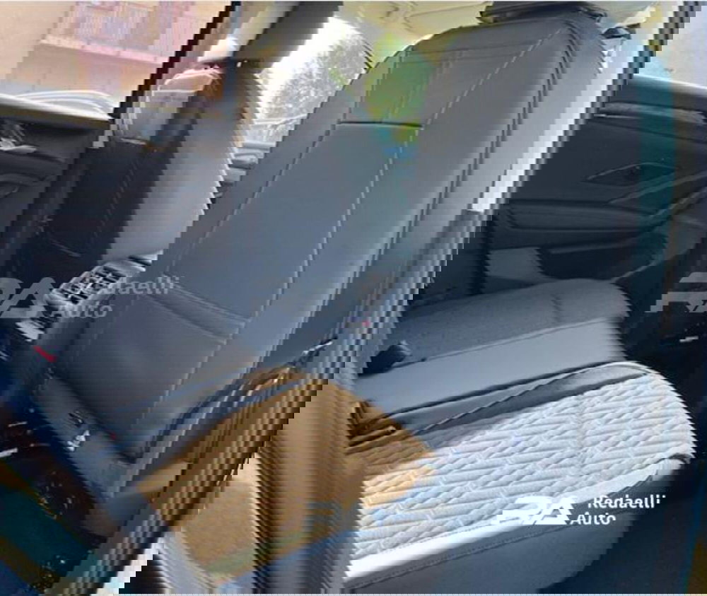 Volkswagen Tiguan nuova a Lecco (8)