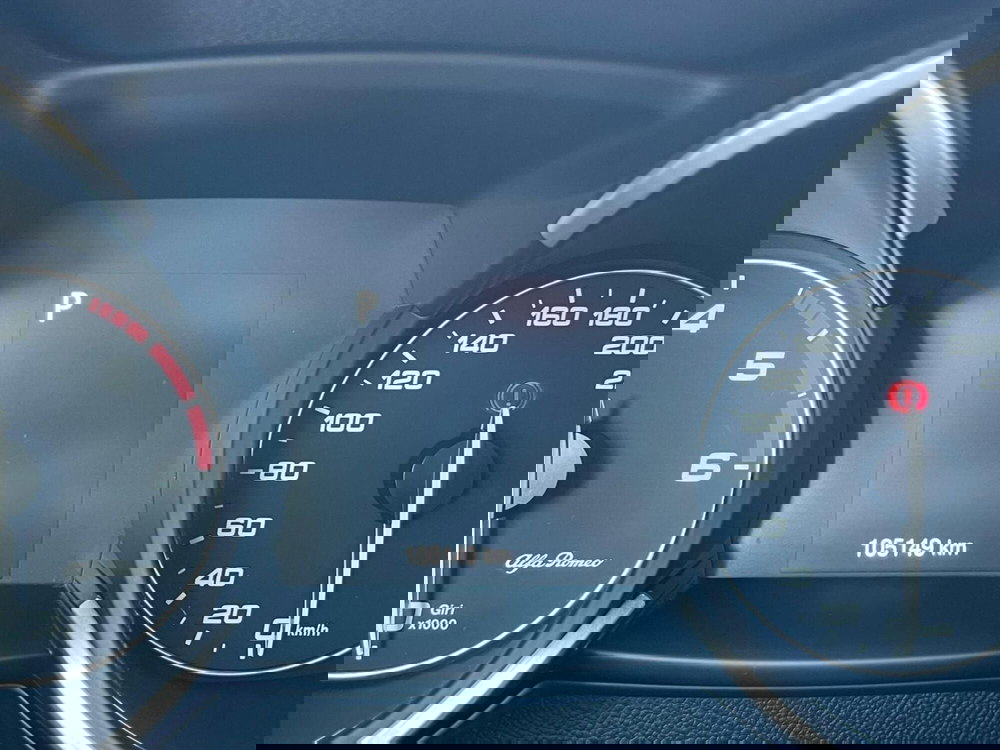 Alfa Romeo Stelvio usata a Ancona (12)