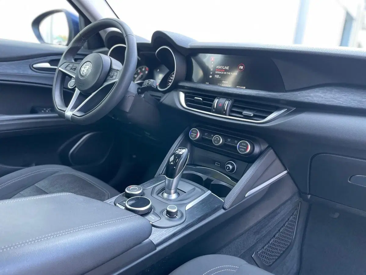 Alfa Romeo Stelvio usata a Ancona (15)