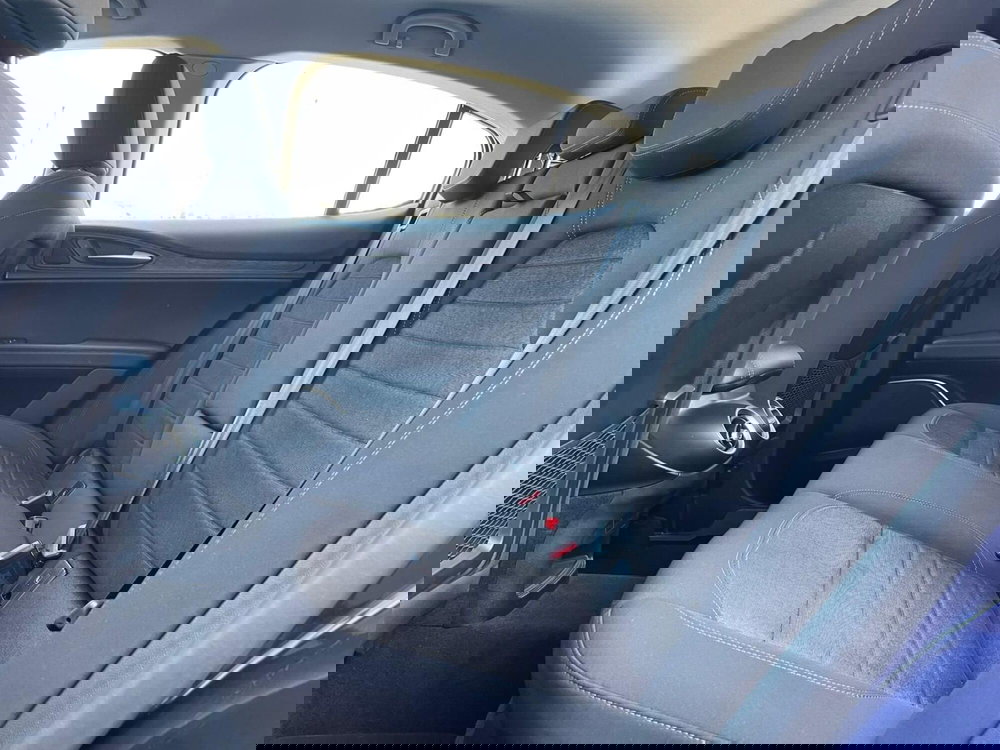 Alfa Romeo Stelvio usata a Ancona (16)