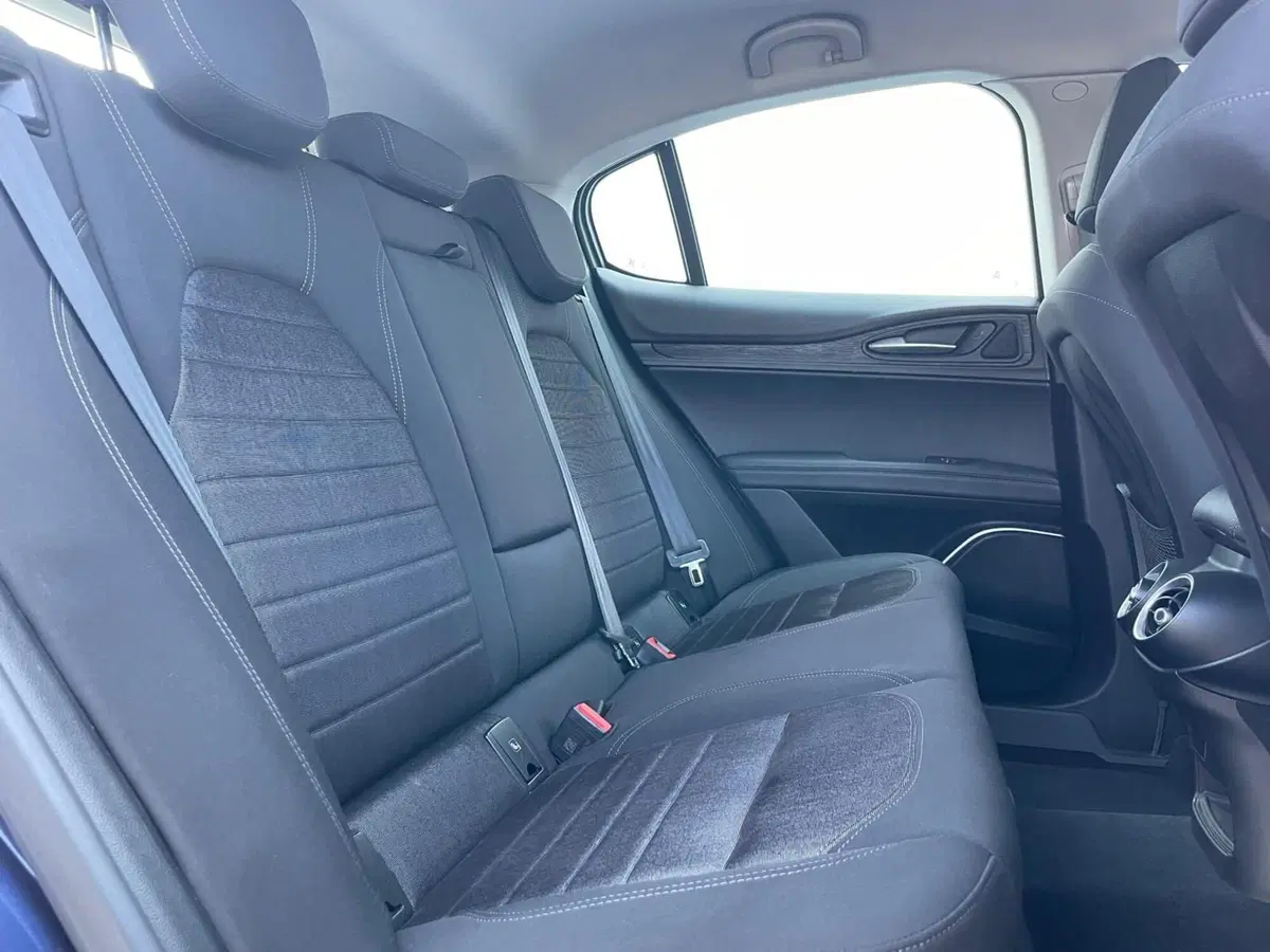 Alfa Romeo Stelvio usata a Ancona (17)