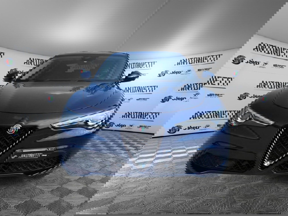 Alfa Romeo Stelvio usata a Ancona (2)